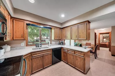 8359 Amsden Ridge Drive, Bloomington, MN 55438 - Photo 10