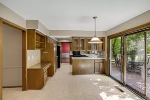 8359 Amsden Ridge Dr, Bloomington, MN 55438 - Photo 16