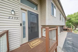 2309 Amberwood Dr, Woodbury, MN 55125 - Photo 6