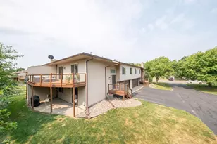 2309 Amberwood Dr, Woodbury, MN 55125 - Photo 4