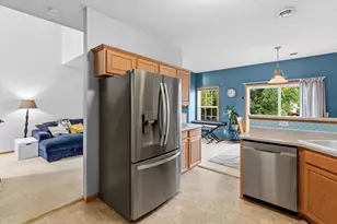906 Village Pkwy, Circle Pines, MN 55014 - Photo 8