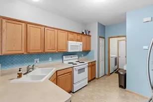 906 Village Pkwy, Circle Pines, MN 55014 - Photo 6