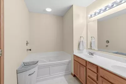 906 Village Parkway, Circle Pines, MN 55014 - Photo 12