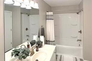 2352 Oakridge Cir, Hudson, WI 54016 - Photo 18