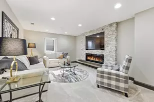 352 Wyndham Cir E, New Brighton, MN 55112 - Photo 46