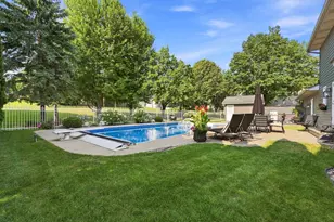 352 Wyndham Cir E, New Brighton, MN 55112 - Photo 18