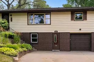 1716 County Rd C E, Maplewood, MN 55109 - Photo 32