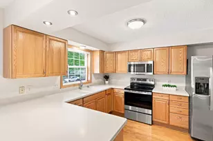 6512 Gray Fox Curve, Chanhassen, MN 55317 - Photo 8