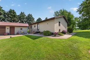 22968 County 25 Rd, Plainview, MN 55964 - Photo 6