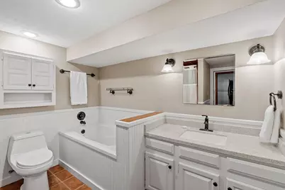 9424 Chicago Avenue S, Bloomington, MN 55420 - Photo 30