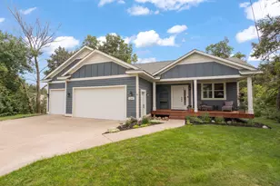 1268 Lincolntown Ave, Mahtomedi, MN 55115 - Photo 4
