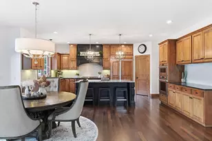 10053 Trails End Rd, Chanhassen, MN 55317 - Photo 24