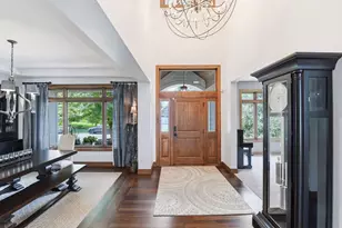 10053 Trails End Rd, Chanhassen, MN 55317 - Photo 6