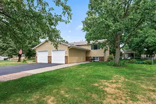 10665 Hummingbird St NW, Coon Rapids, MN 55433 - Photo 2