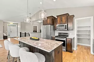 17301 Eastwood Ave, Lakeville, MN 55044 - Photo 10