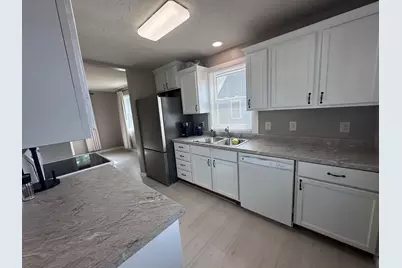 213 11th Avenue SW, Austin, MN 55912 - Photo 4