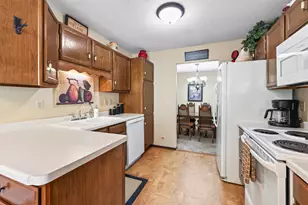 5217 Balmoral Ln, Bloomington, MN 55437 - Photo 10
