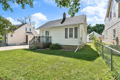 909 11th Street NW, Austin, MN 55912 - Photo 1