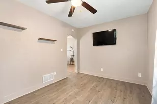 909 11th St NW, Austin, MN 55912 - Photo 12