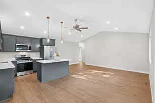5832 Perry Ave N, Crystal, MN 55429 - Photo 8