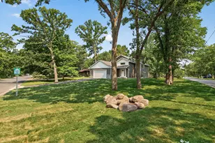 5832 Perry Ave N, Crystal, MN 55429 - Photo 2