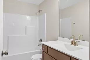 5832 Perry Ave N, Crystal, MN 55429 - Photo 14