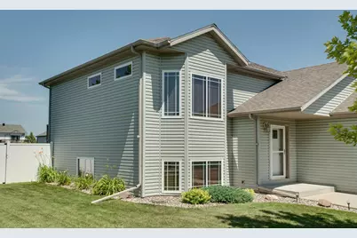 1254 39th Avenue S, Moorhead, MN 56560 - Photo 2