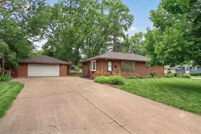 6941 Idaho Avenue N, Brooklyn Park, MN 55428 - Photo 2