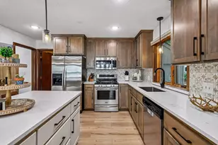 24150 E Cedar Lake Dr, New Prague, MN 56071 - Photo 16