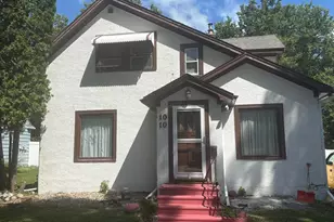 1010 Trott Ave SW, Willmar, MN 56201 - Photo 2