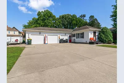 10 Buck Avenue NE, Madelia, MN 56062 - Photo 1
