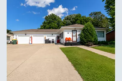 10 Buck Avenue NE, Madelia, MN 56062 - Photo 2