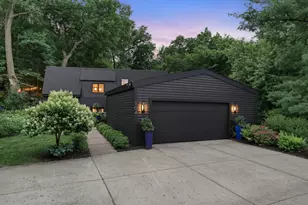 104 Maddaus Ln, Golden Valley, MN 55416 - Photo 4