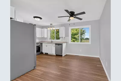 4388 Blakewood Drive, Shakopee, MN 55379 - Photo 8