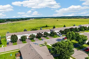 4388 Blakewood Dr, Shakopee, MN 55379 - Photo 24