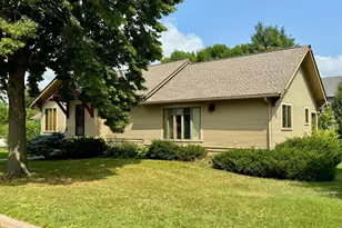 1008 W Ash Ave, Olivia, MN 56277 - Photo 4