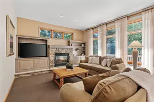 8975 Hunters Way, Apple Valley, MN 55124 - Photo 4