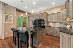 8975 Hunters Way, Apple Valley, MN 55124 - Photo 8