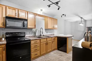 8854 Spring Ln, Woodbury, MN 55125 - Photo 18