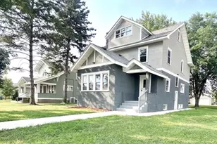 318 2nd St W, Wabasha, MN 55981 - Photo 2