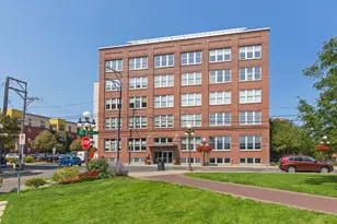 225 9th Street E, Saint Paul, MN 55101 - Photo 2