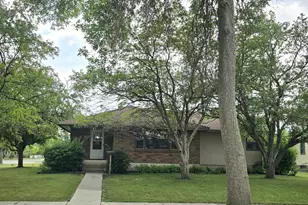 1301 9th St, International Falls, MN 56649 - Photo 2