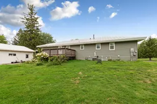 616 1st St N, Montgomery, MN 56069 - Photo 2