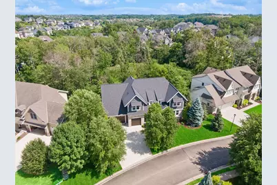 5290 Shenandoah Lane N, Plymouth, MN 55446 - Photo 2