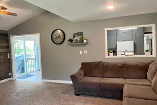 805 Highland Rd, Windom, MN 56101 - Photo 8