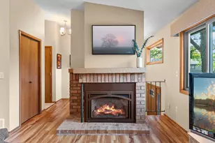 7232 Woodstock Curv, Bloomington, MN 55438 - Photo 12