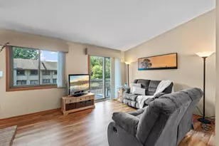 7232 Woodstock Curv, Bloomington, MN 55438 - Photo 10