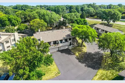 7232 Woodstock Curve, Bloomington, MN 55438 - Photo 2