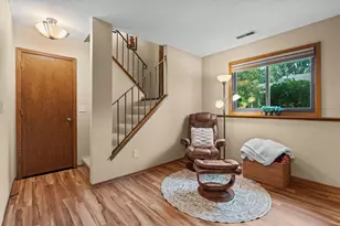 7232 Woodstock Curv, Bloomington, MN 55438 - Photo 22