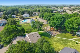 7232 Woodstock Curv, Bloomington, MN 55438 - Photo 28